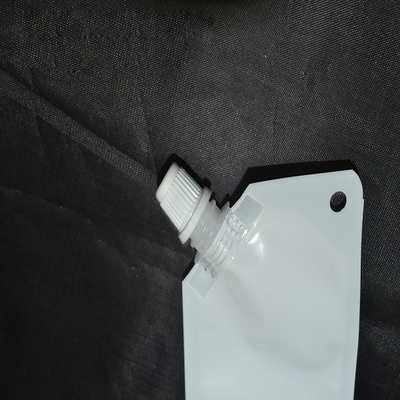 I sacchetti di plastica liquidi 60mic della lavanderia per i liquidi insaponano la borsa d'imballaggio del sacchetto del becco del sacchetto