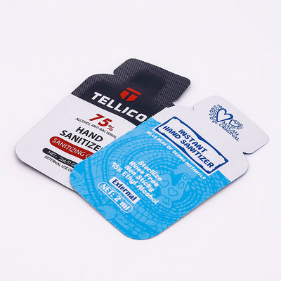 Prodotto disinfettante senz'acqua antisettico della mano che imballa il supporto gettato del liquido sui sacchetti